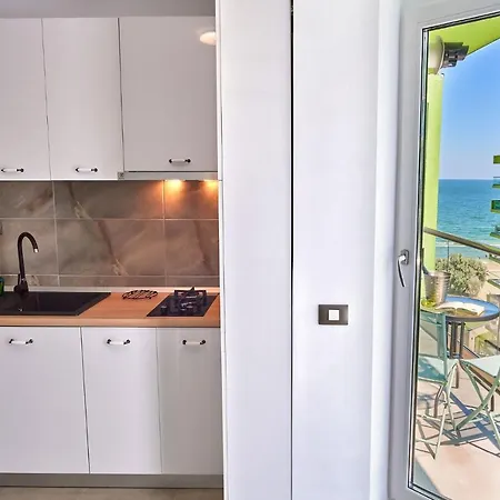 Apartmán Rise And Shine N Pool Alezzi Beach